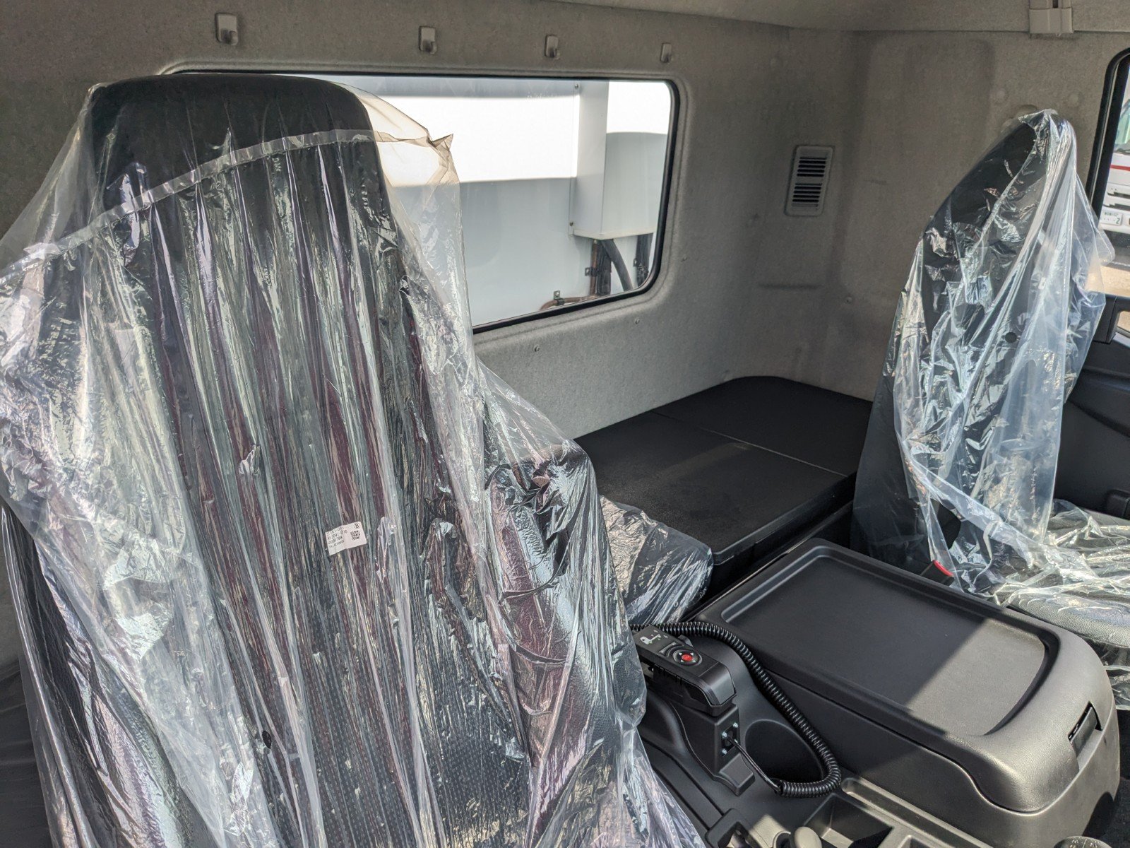 vehicle_image_20260612103408xsWAV6eTHX.jpg