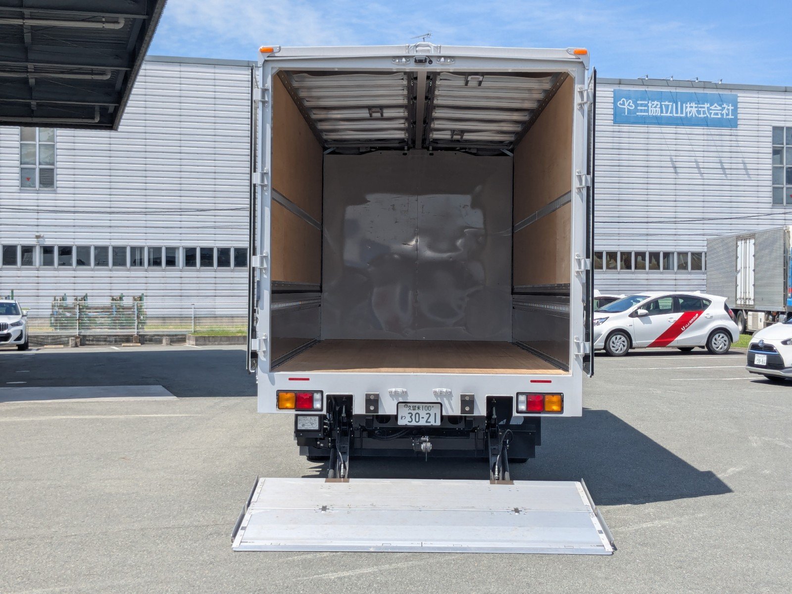 vehicle_image_2026061216082164XWj1wfDm.jpg