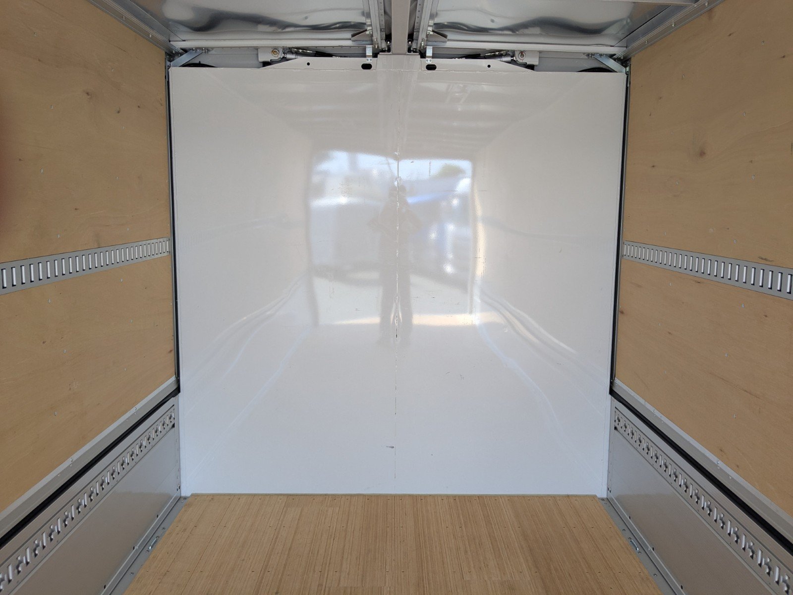 vehicle_image_20260612162003ybmwTPigMa.jpg