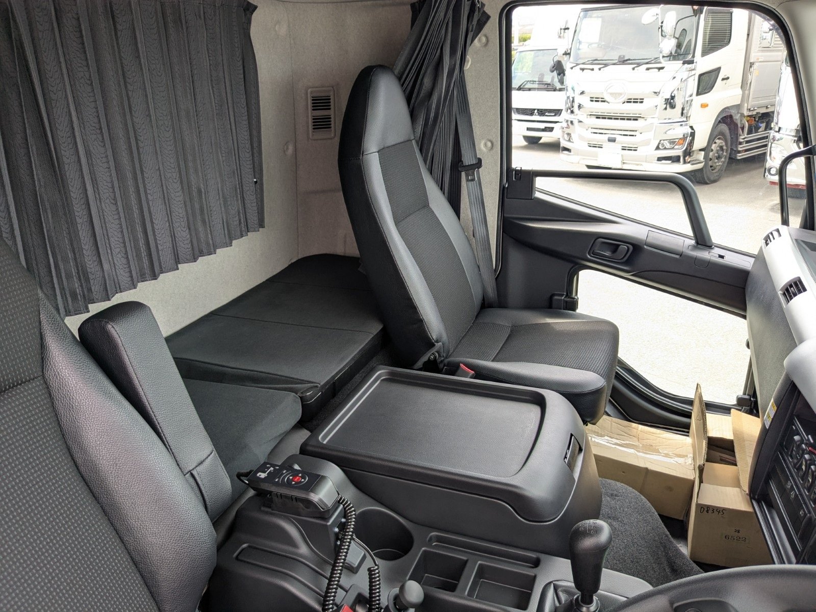vehicle_image_202606121633192Y7hjpBfjd.jpg