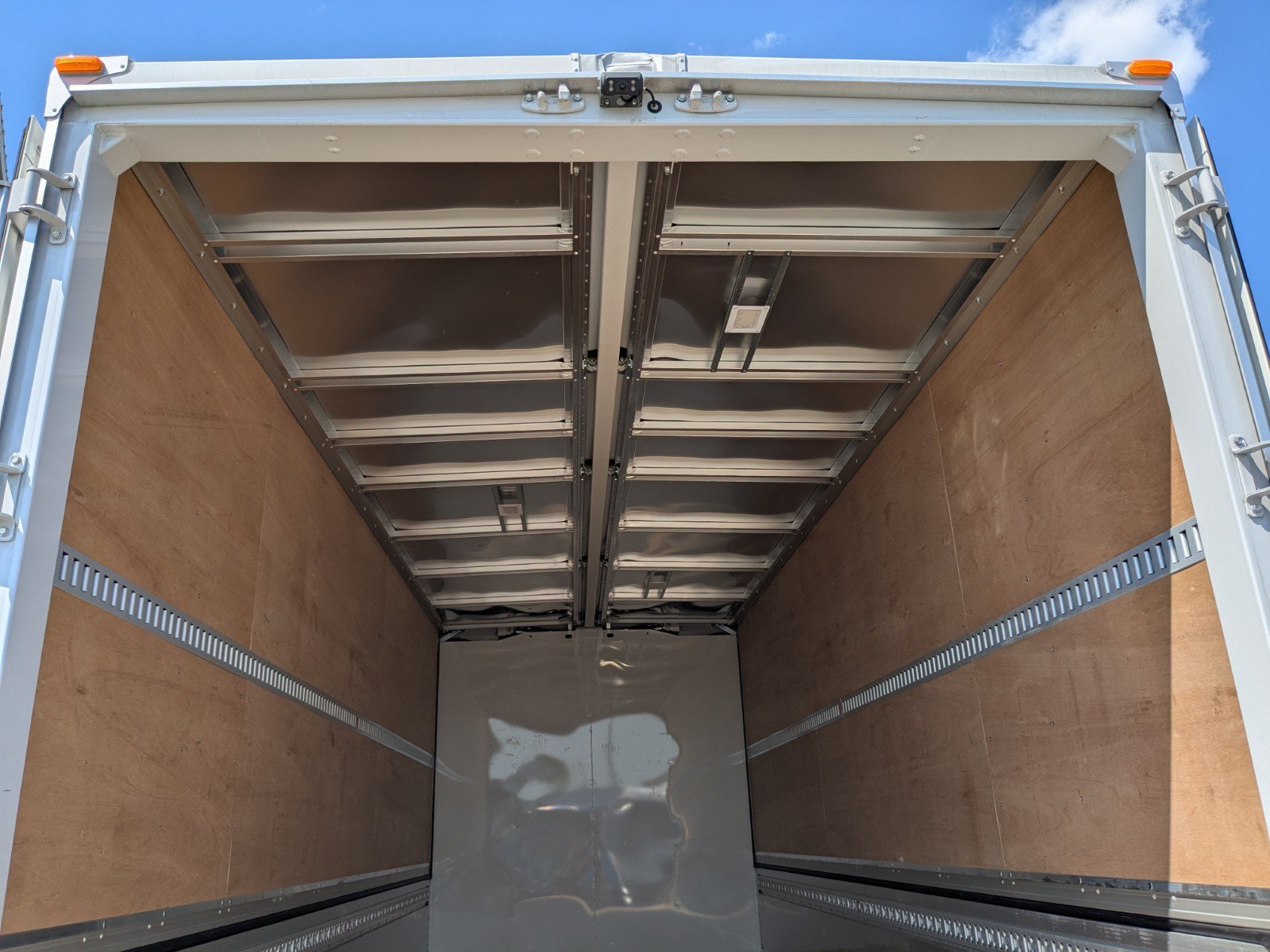 vehicle_image_20260612165301Ar90TGrdtz.jpg