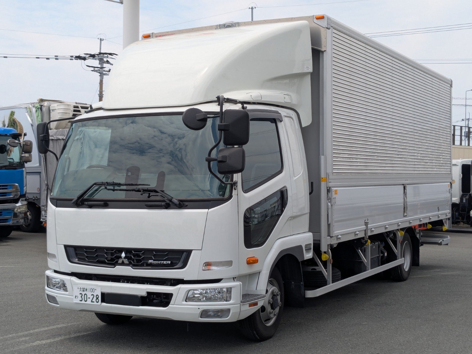 vehicle_image_202606121705269OqbnLHhhY.jpg