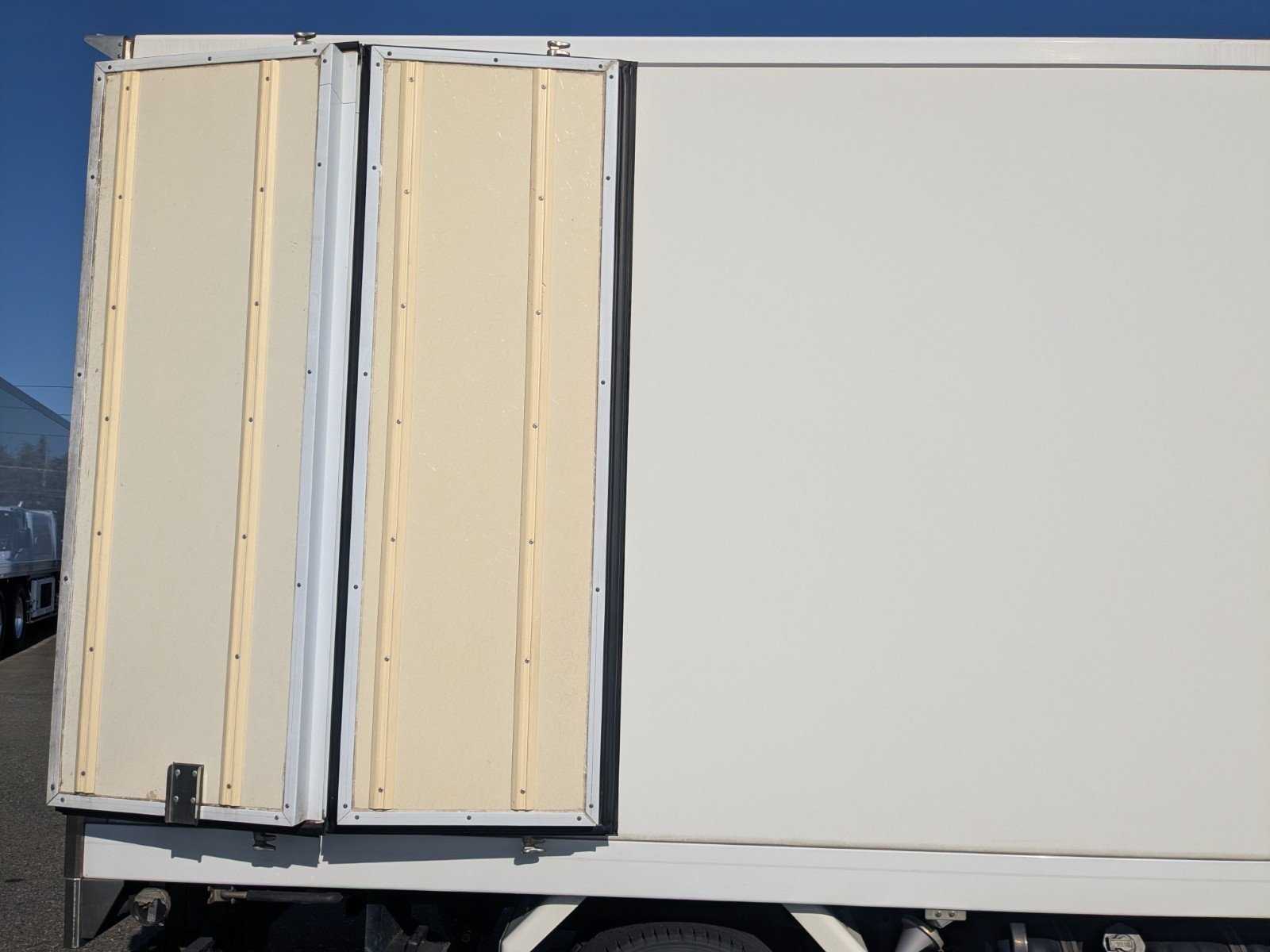 vehicle_image_20260116102325V0xzALdFnU.jpg
