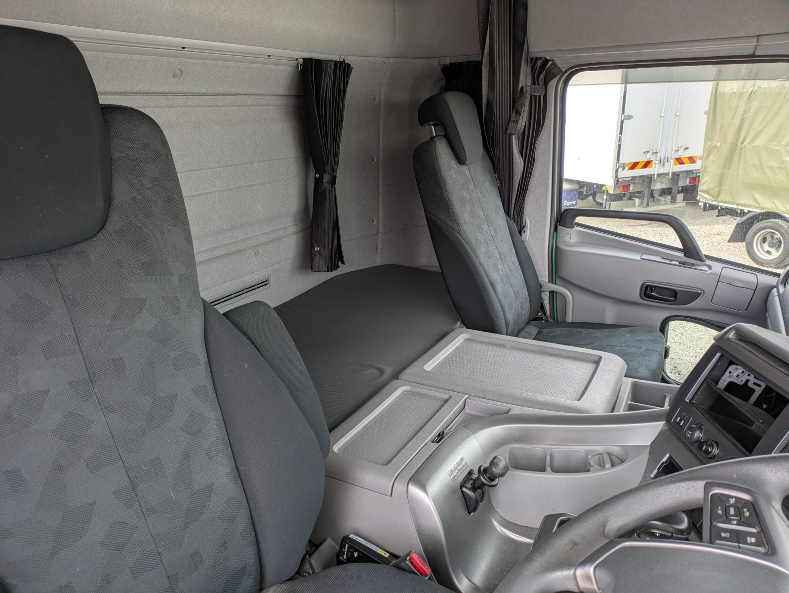 vehicle_image_20260126092334ft6aocwiL2.jpg