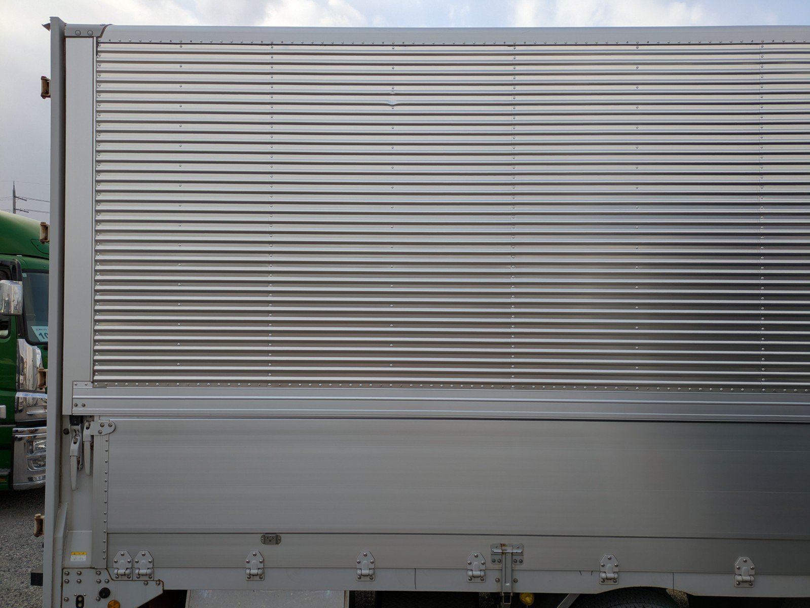 vehicle_image_20260126092334ubK8LfQW3i.jpg