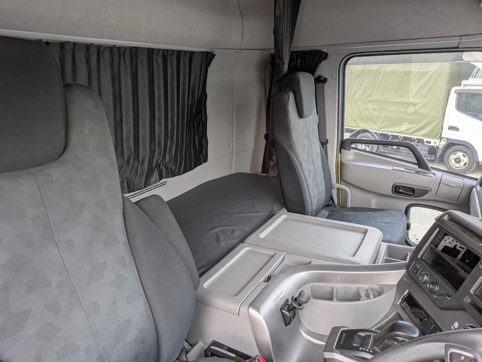 vehicle_image_20260127155338oAhYAN7pOL.jpg