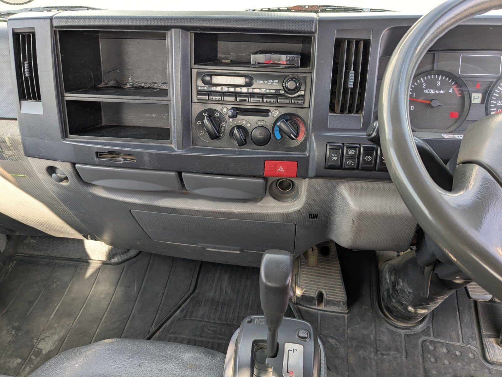 vehicle_image_20260206172626YXZz6oDPSL.jpg