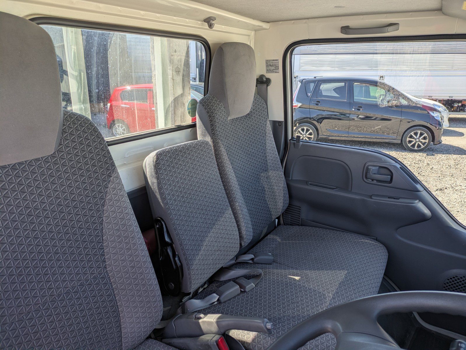 vehicle_image_202603231852075xDbTiJK9L.jpg