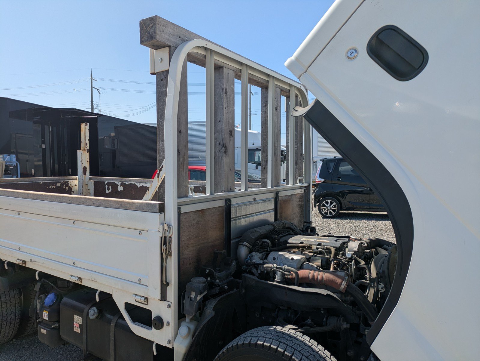 vehicle_image_20260323185207jVUX94dzqW.jpg