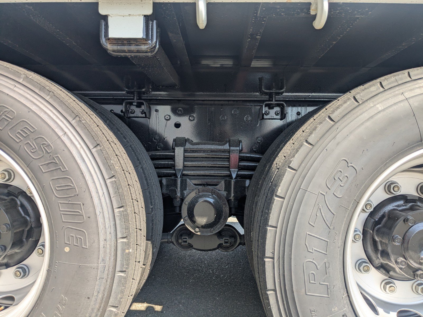 vehicle_image_20260515093444VMolXXzeP2.jpg