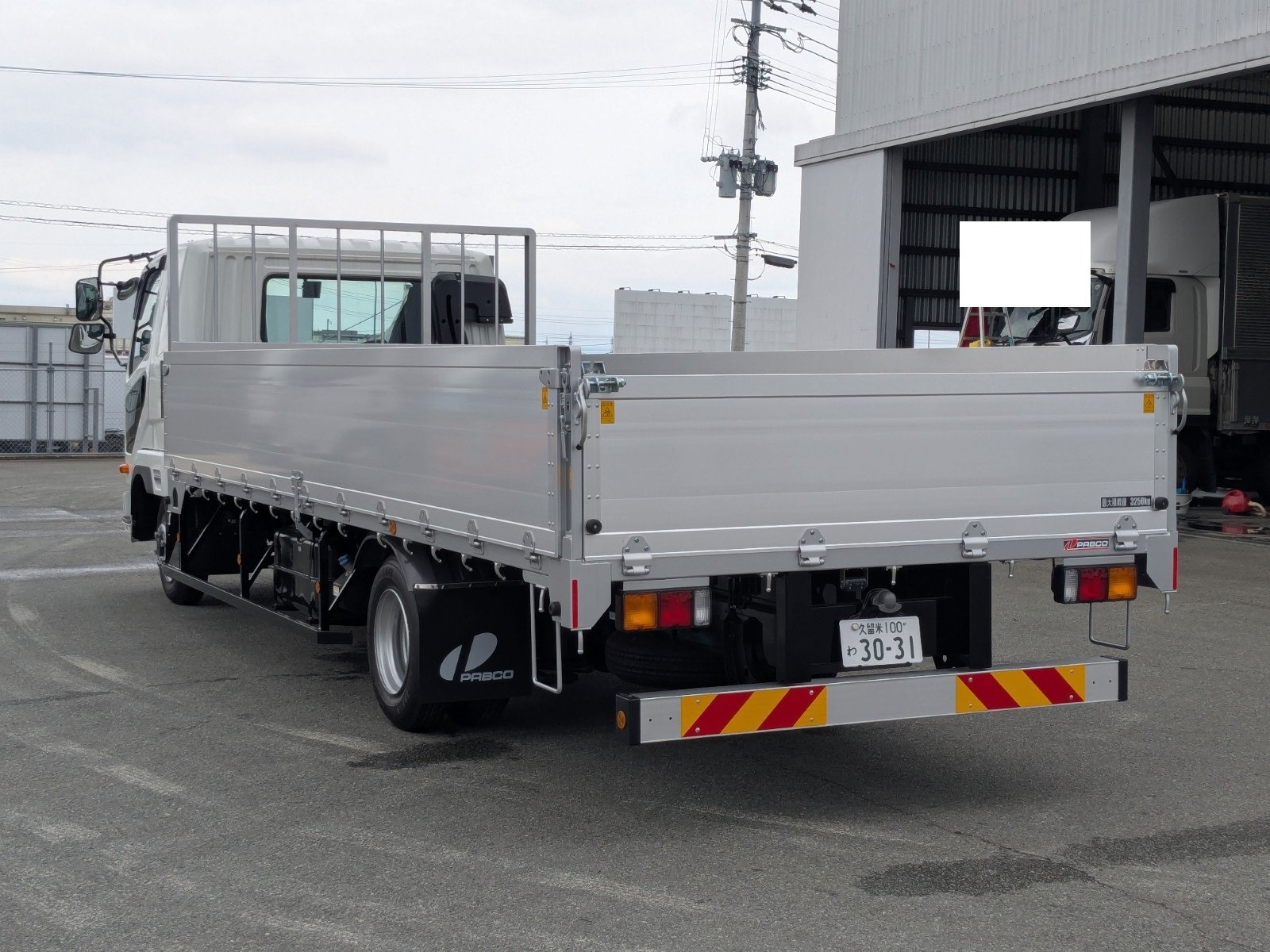 vehicle_image_20260606172107kw1RAkKvUG.jpg