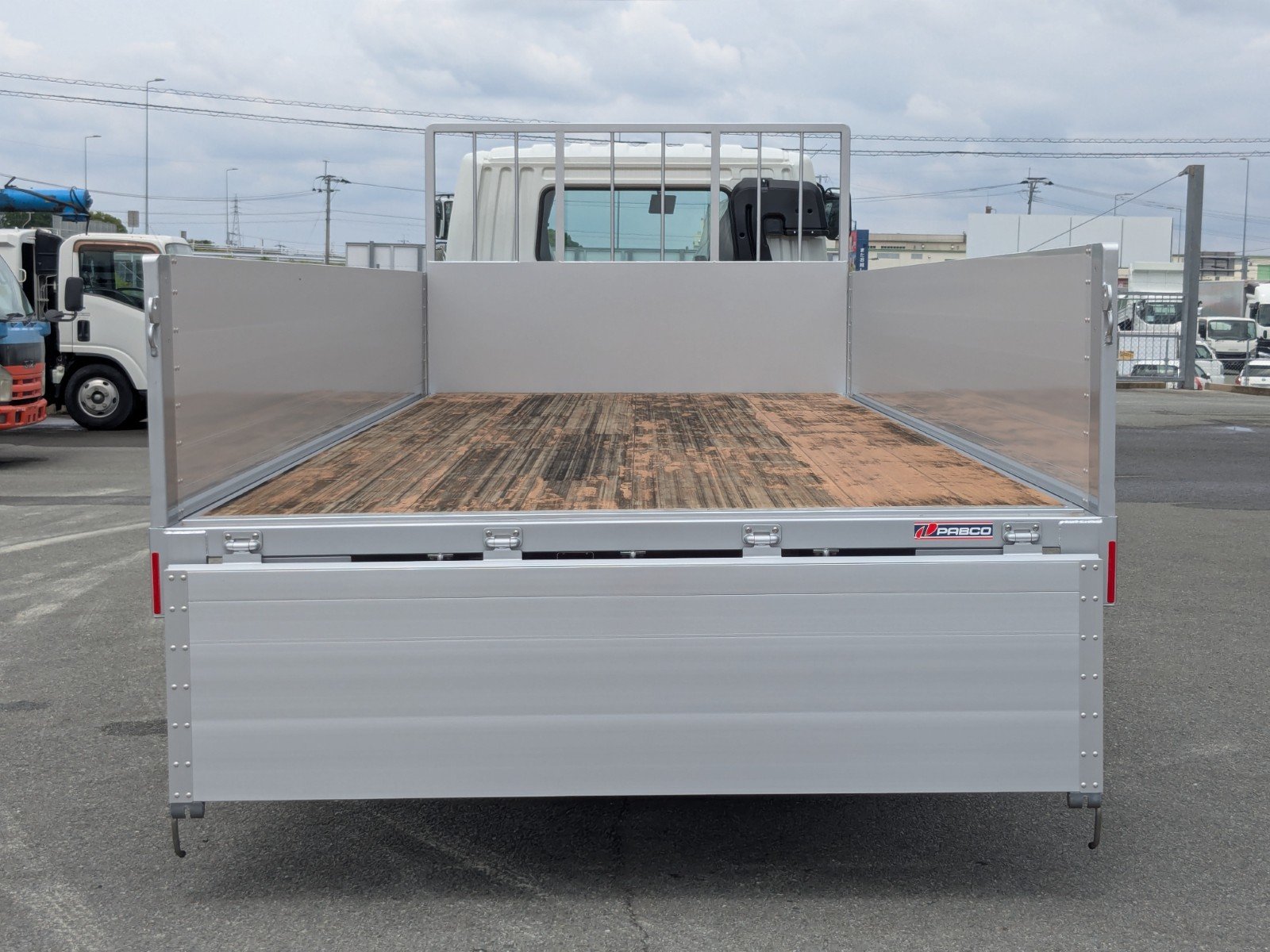vehicle_image_2026060615135543VyuBIpGY.jpg
