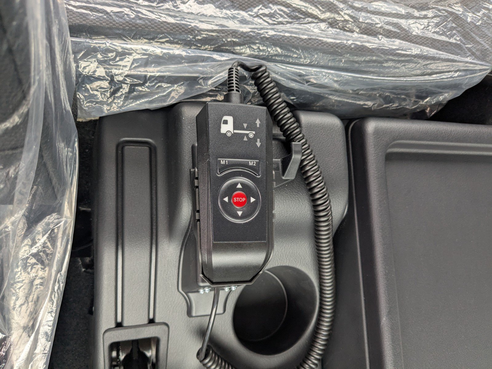 vehicle_image_20260606151711lAXVilvJQ8.jpg