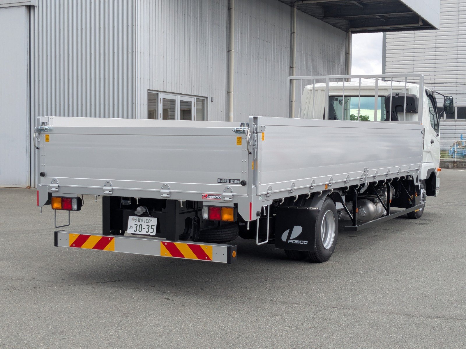vehicle_image_20260606151711lhDZVi1TTz.jpg