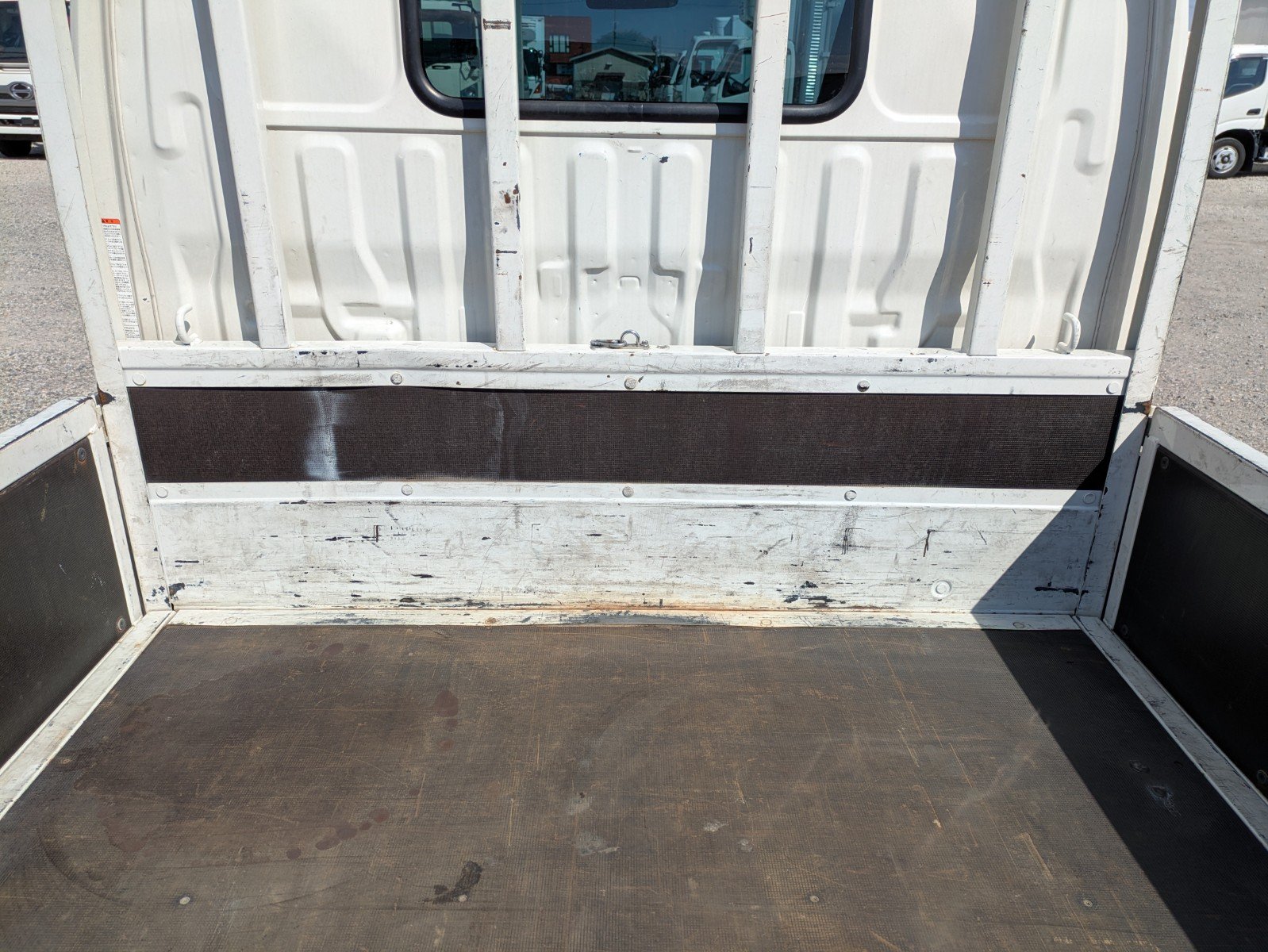 vehicle_image_20260312085047OdX4Fkpear.jpg
