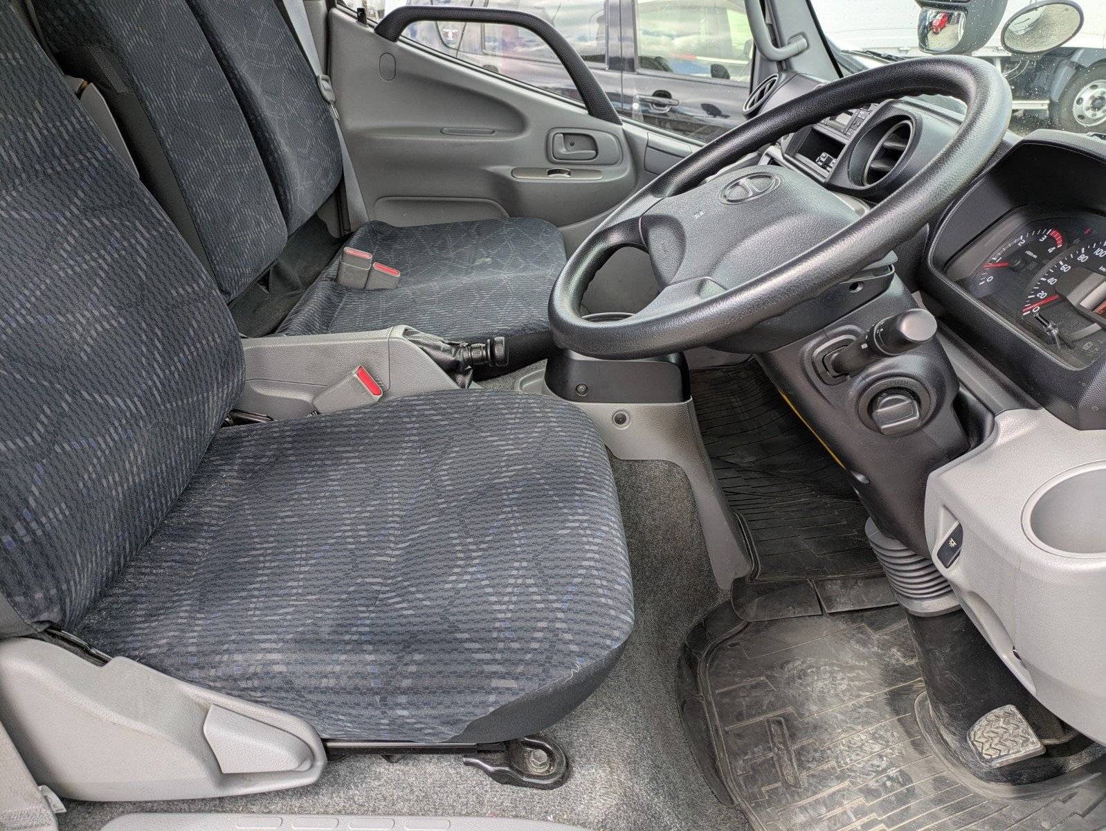 vehicle_image_20260312085047V0ljQd4X6o.jpg