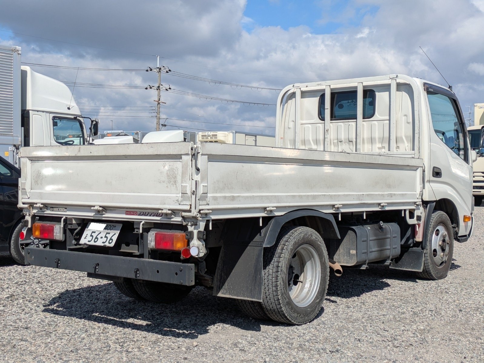 vehicle_image_20260312085047hbBbxlTn3V.jpg