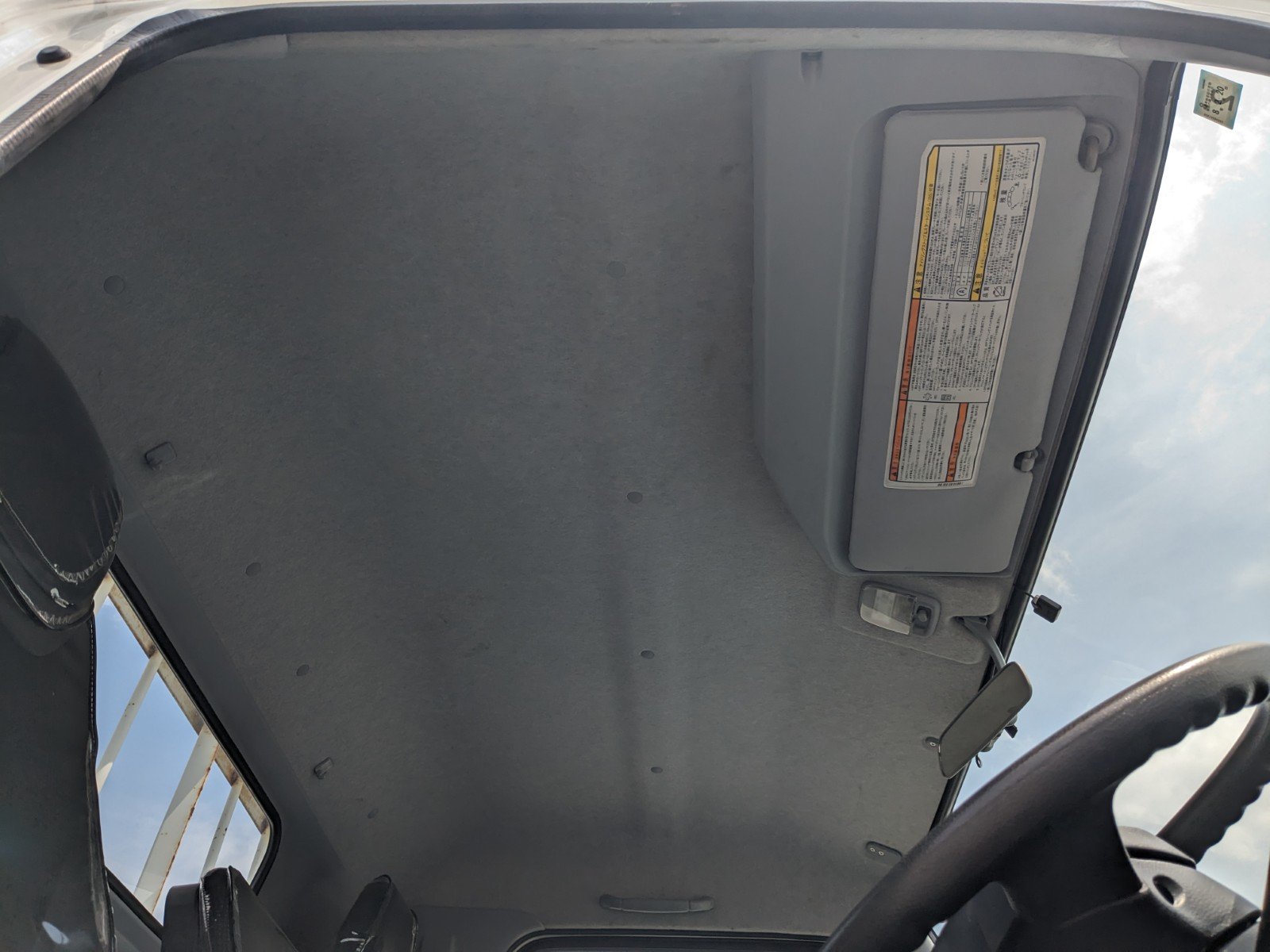 vehicle_image_20260422114226OxjqBr7356.jpg