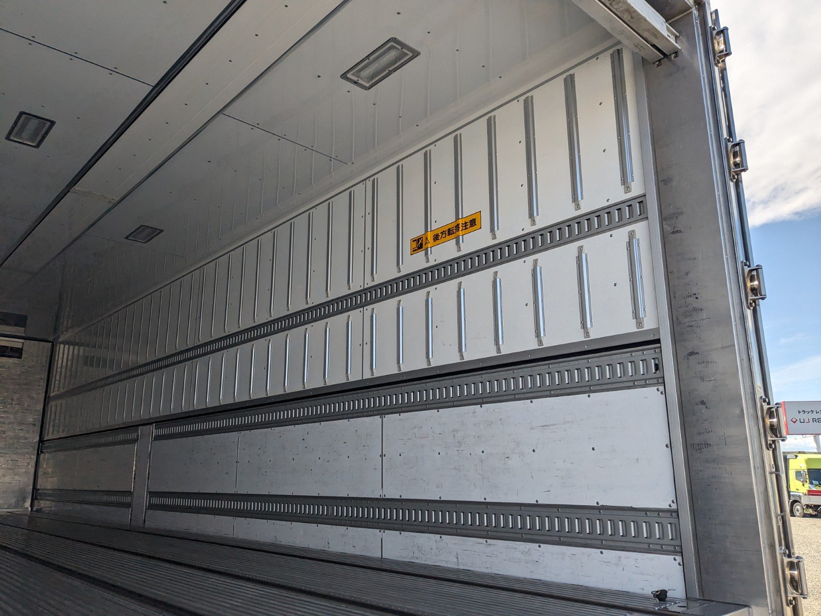 vehicle_image_20260310182500sZXc7M7Nm9.jpg