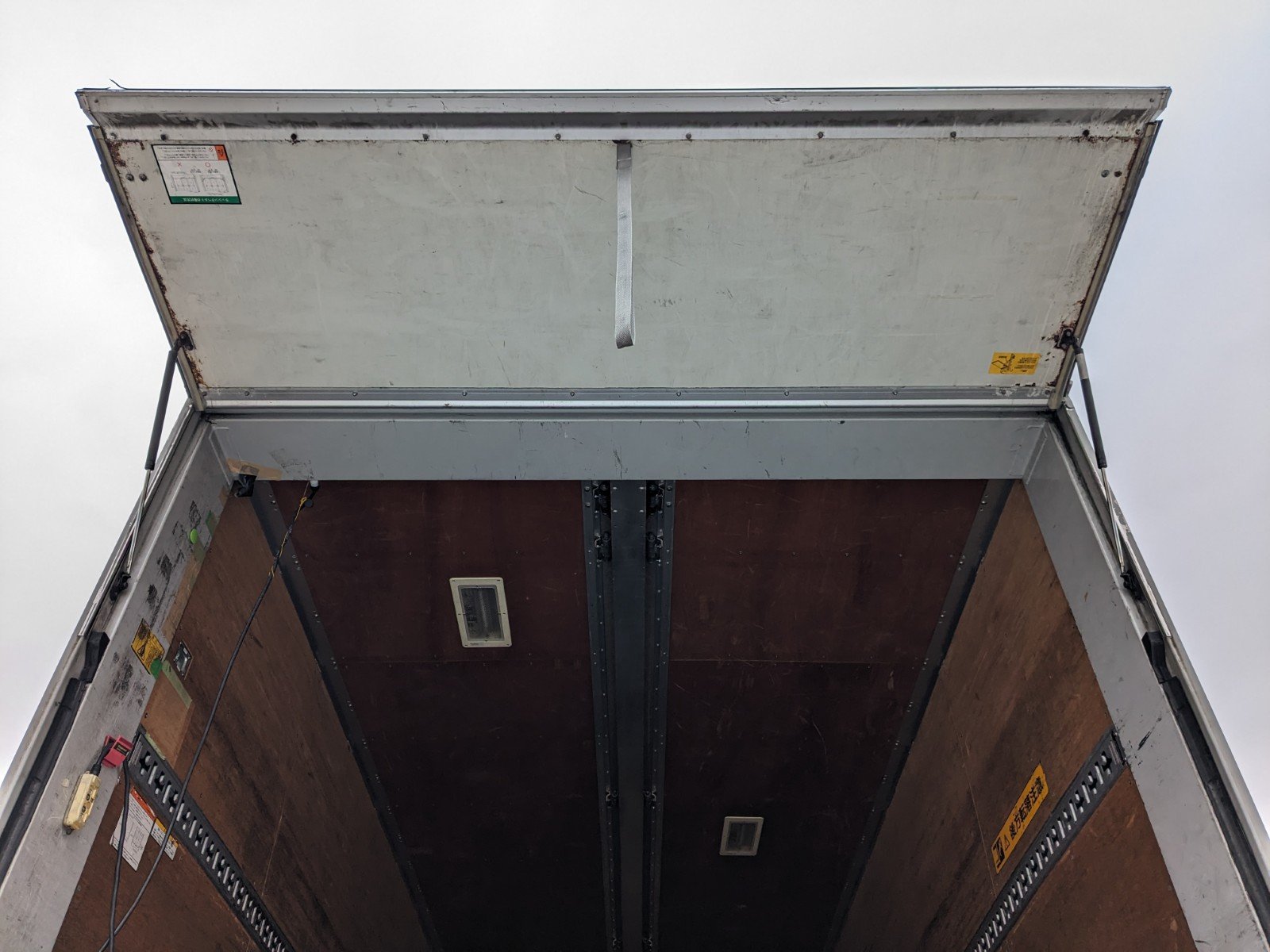 vehicle_image_20260318095235DmAe4gUr5a.jpg