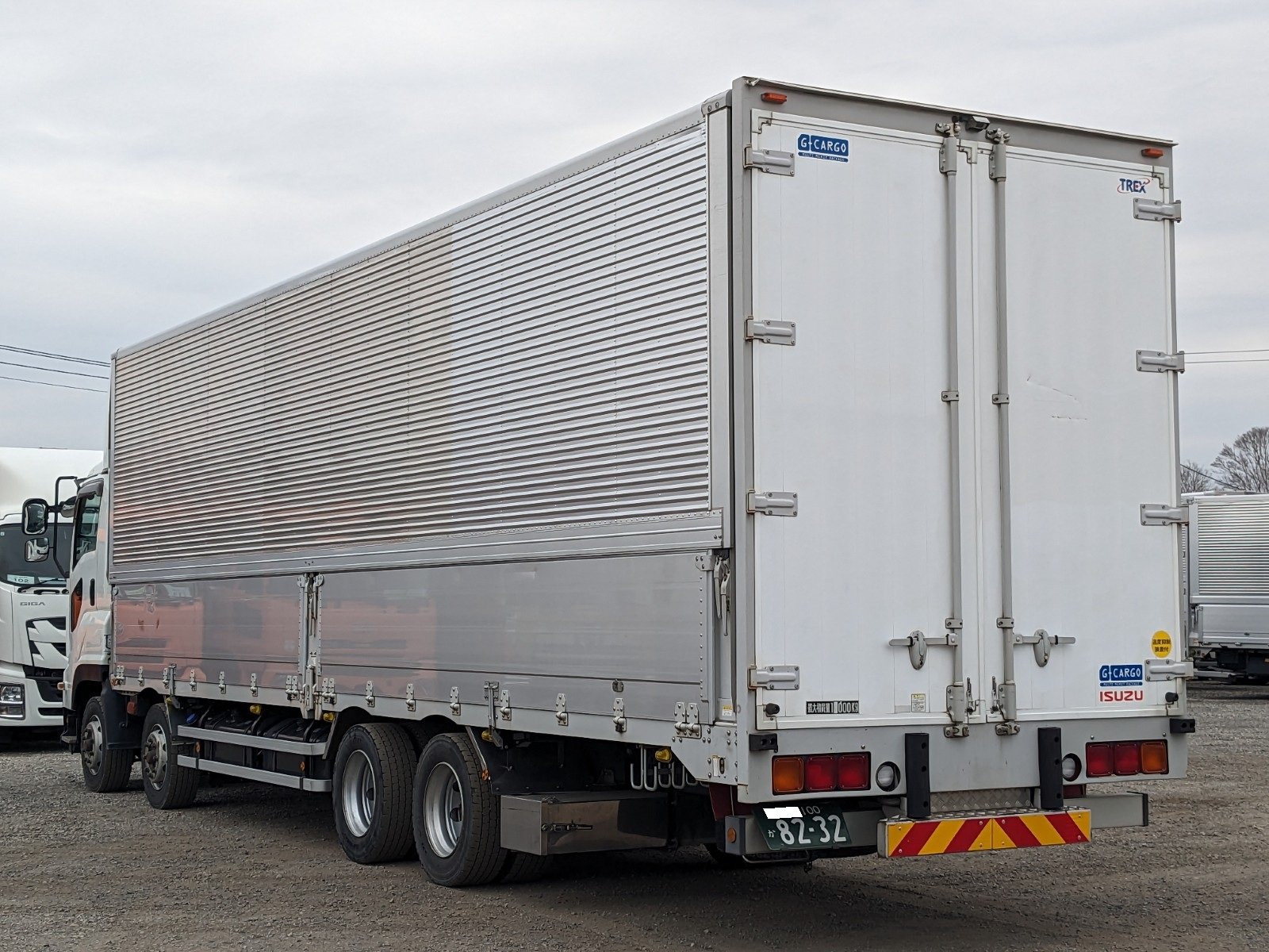 トラック販売・買取｜UJグループ（ウシトラ）