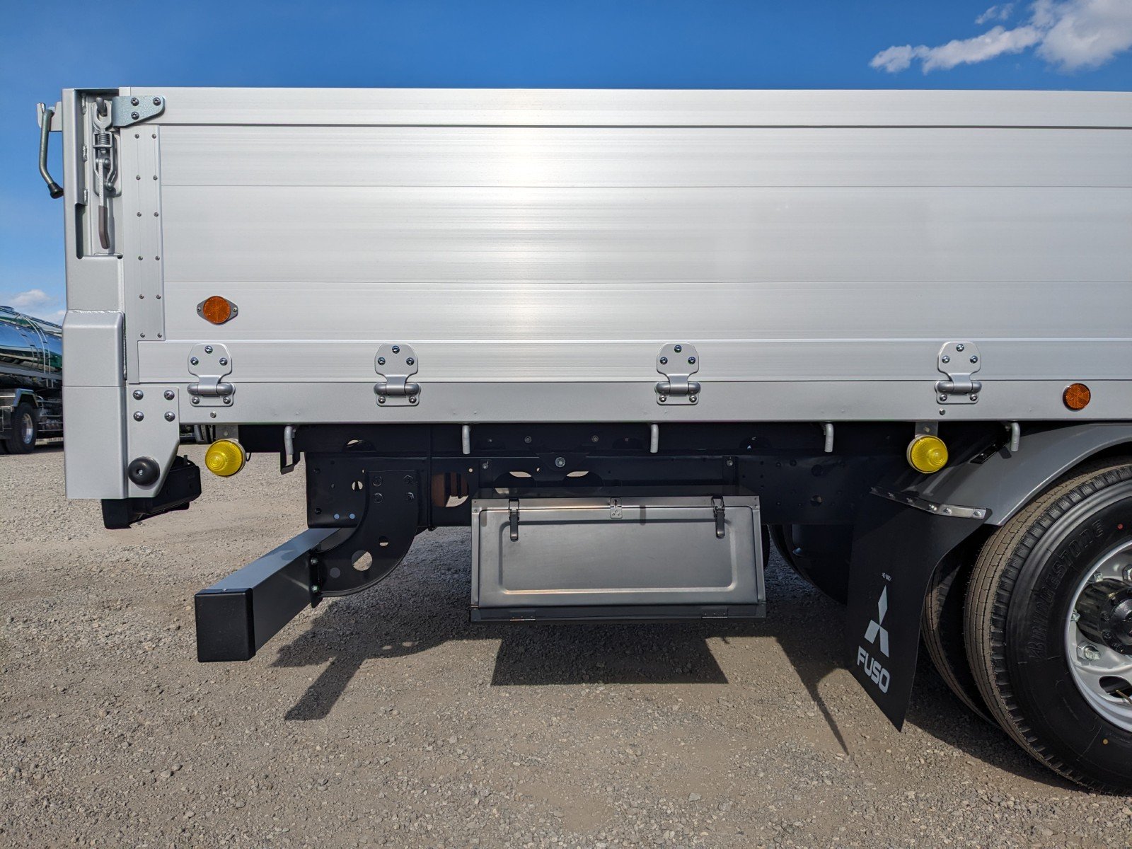 vehicle_image_20260204192452YJaCq5pLRn.jpg