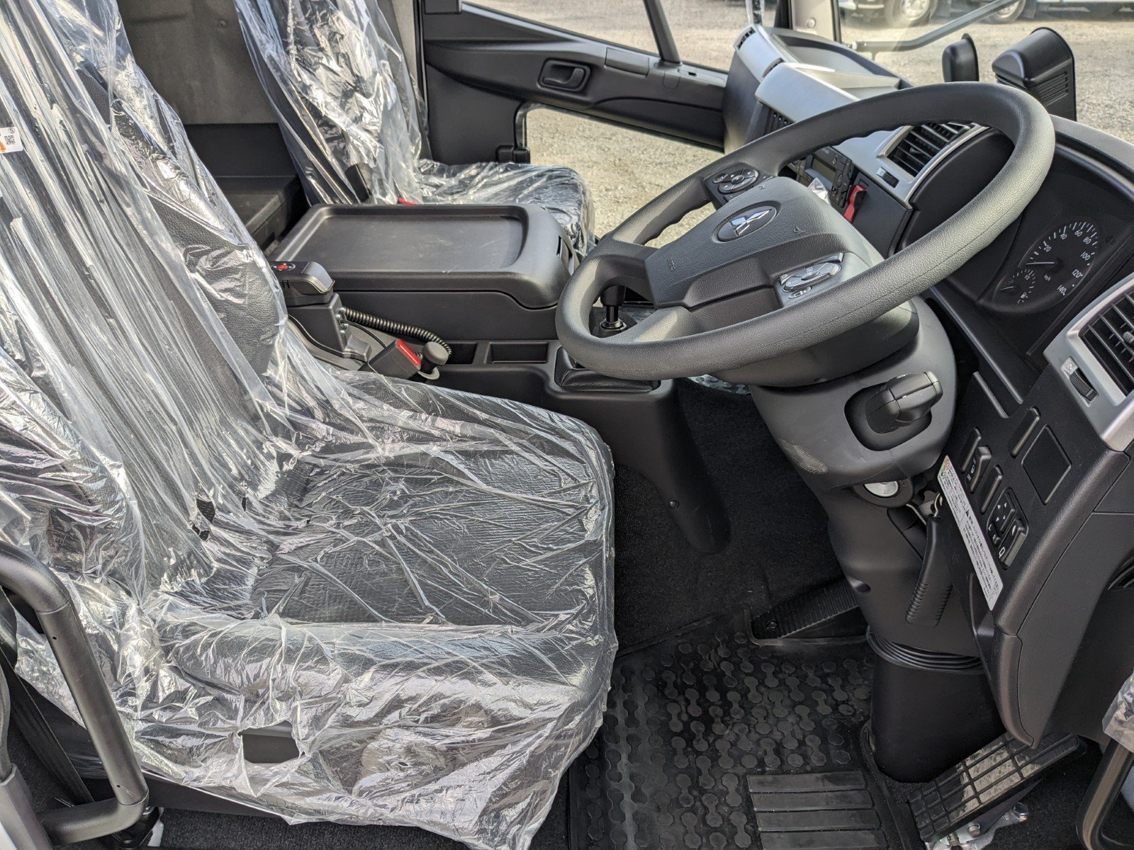 vehicle_image_20260204192452c03UR1vB5N.jpg