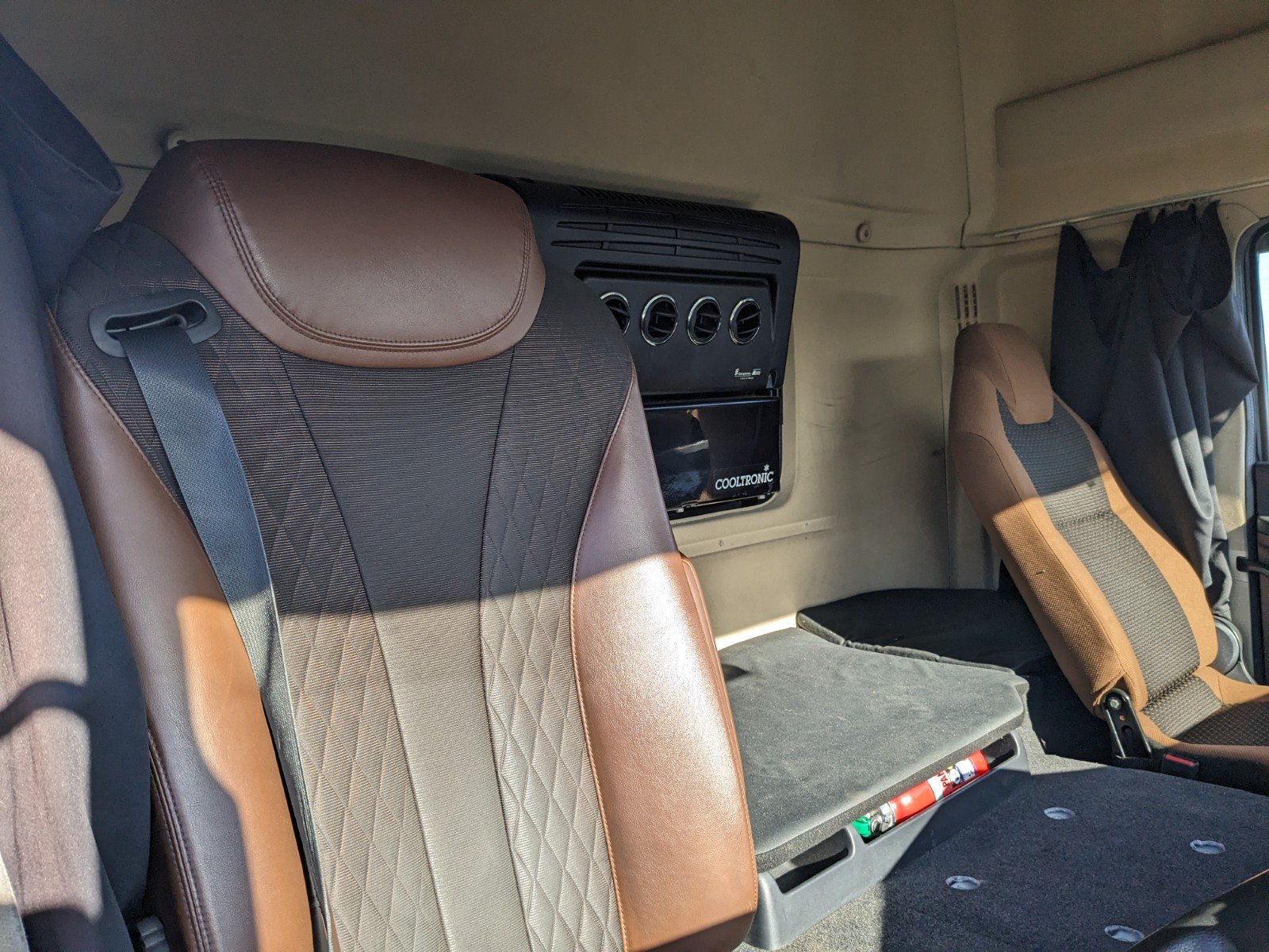 vehicle_image_202602200912586bpswJtj5J.jpg