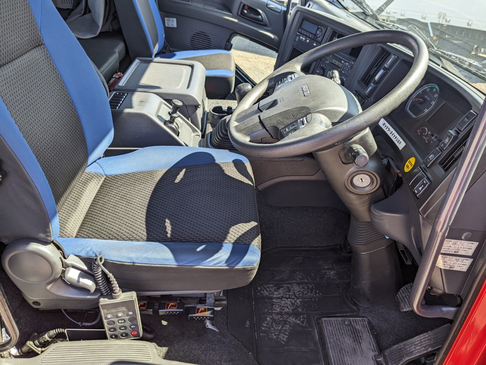 vehicle_image_20260330183504X4mpqVdThq.jpg