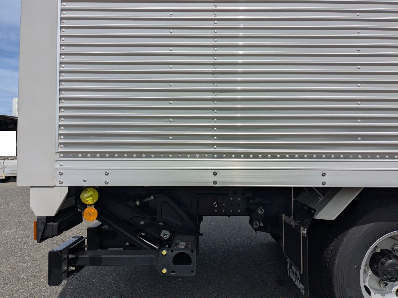 vehicle_image_202605220954078vQyvSzuIa.jpg