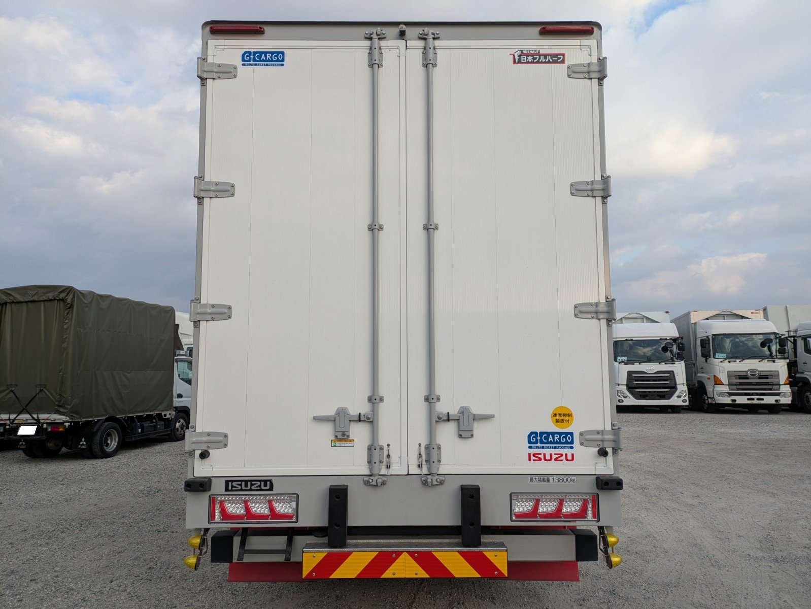 トラック販売・買取｜UJグループ（ウシトラ）