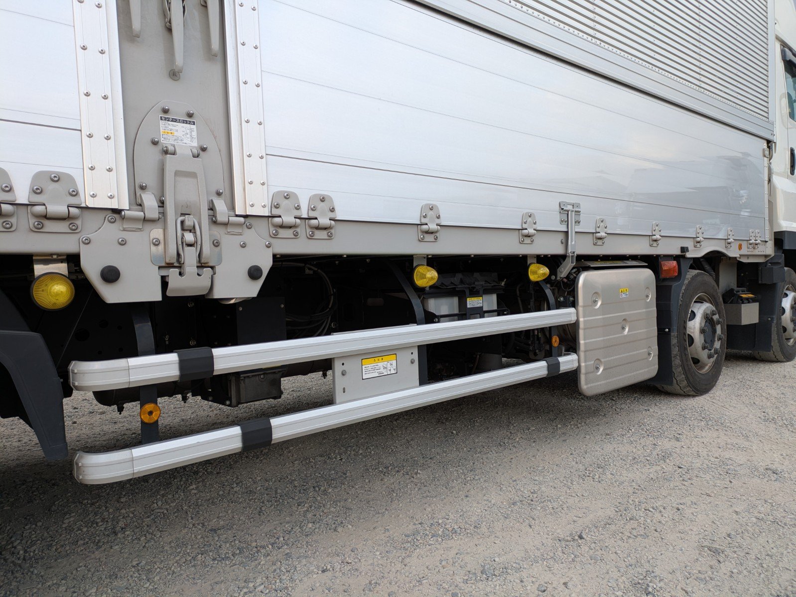 トラック販売・買取｜UJグループ（ウシトラ）