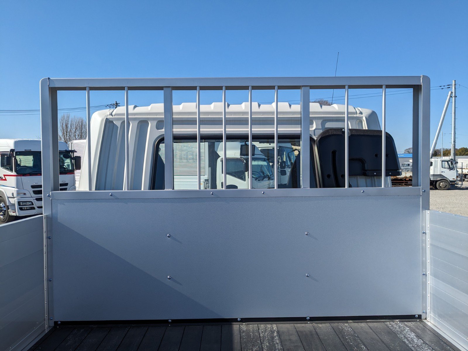 vehicle_image_20260204193043XRIg1wqYEA.jpg