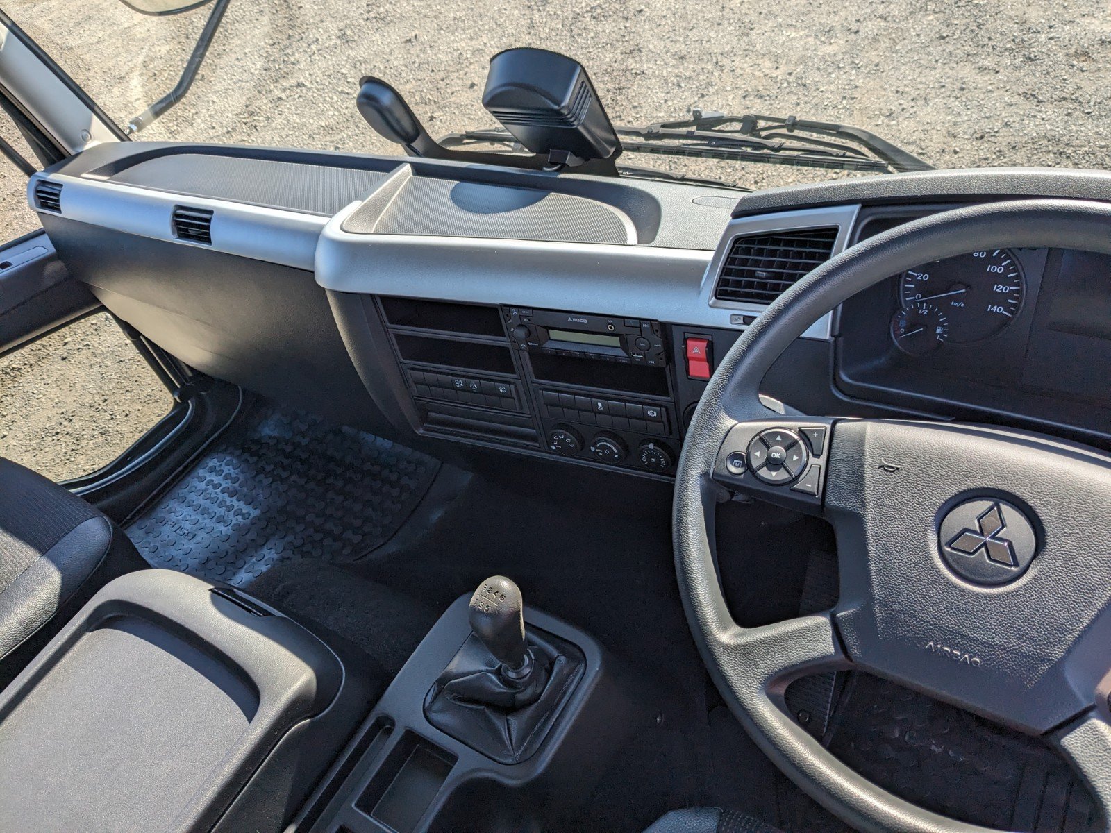 vehicle_image_20260204193043yWMxWG1IaT.jpg
