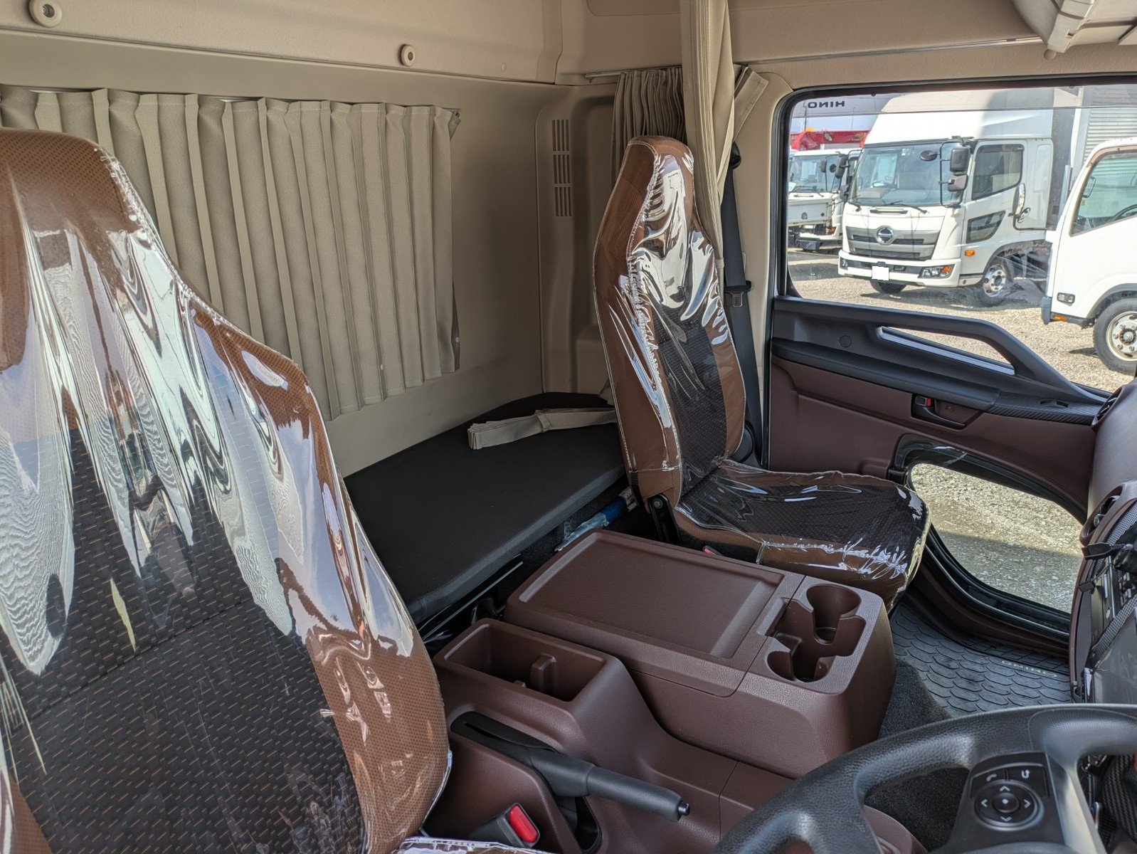 vehicle_image_20260424104738DL3wPFExBW.jpg