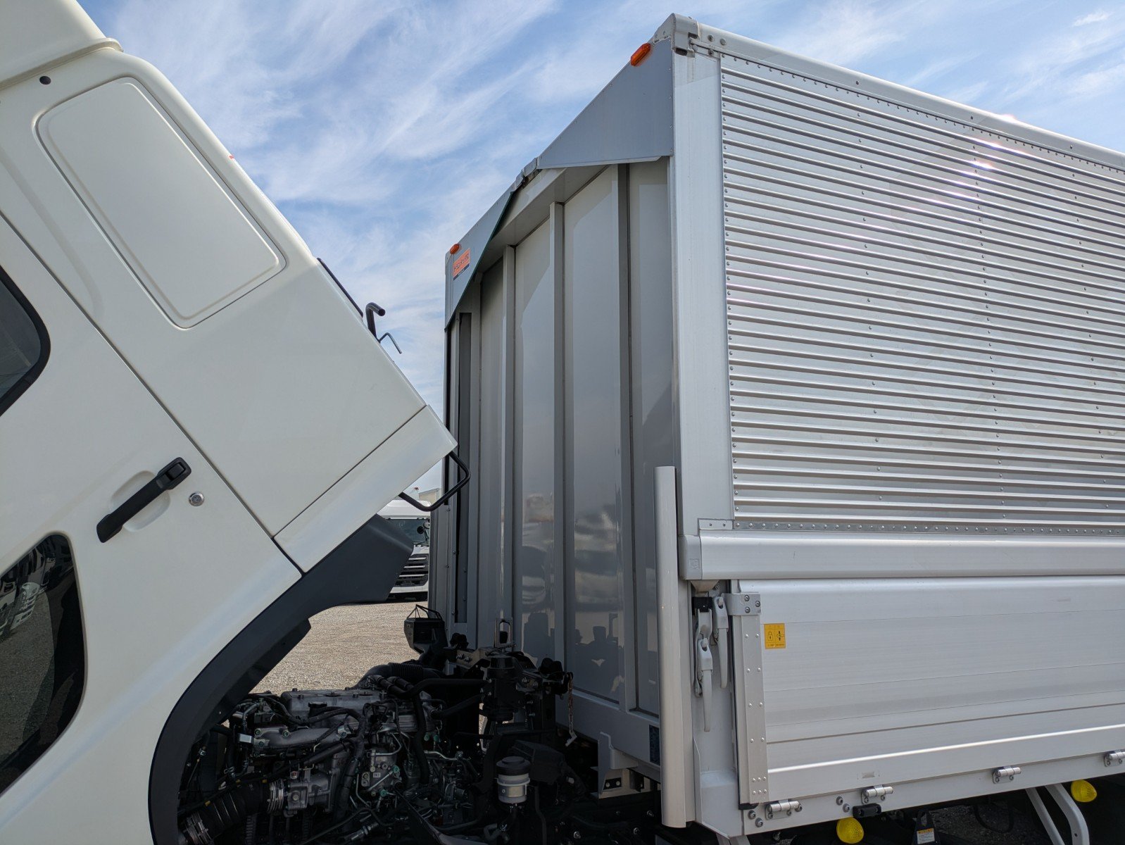 vehicle_image_20260424104738lRCiE1n3Sx.jpg