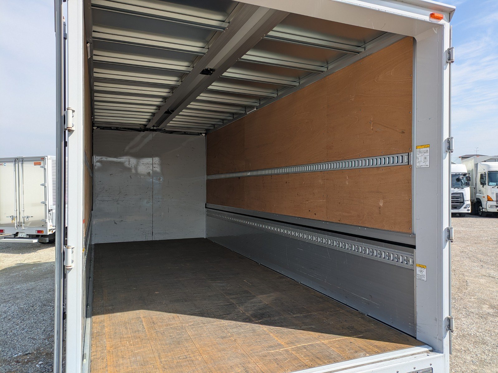 vehicle_image_20260424104738qSvSPvmTMD.jpg