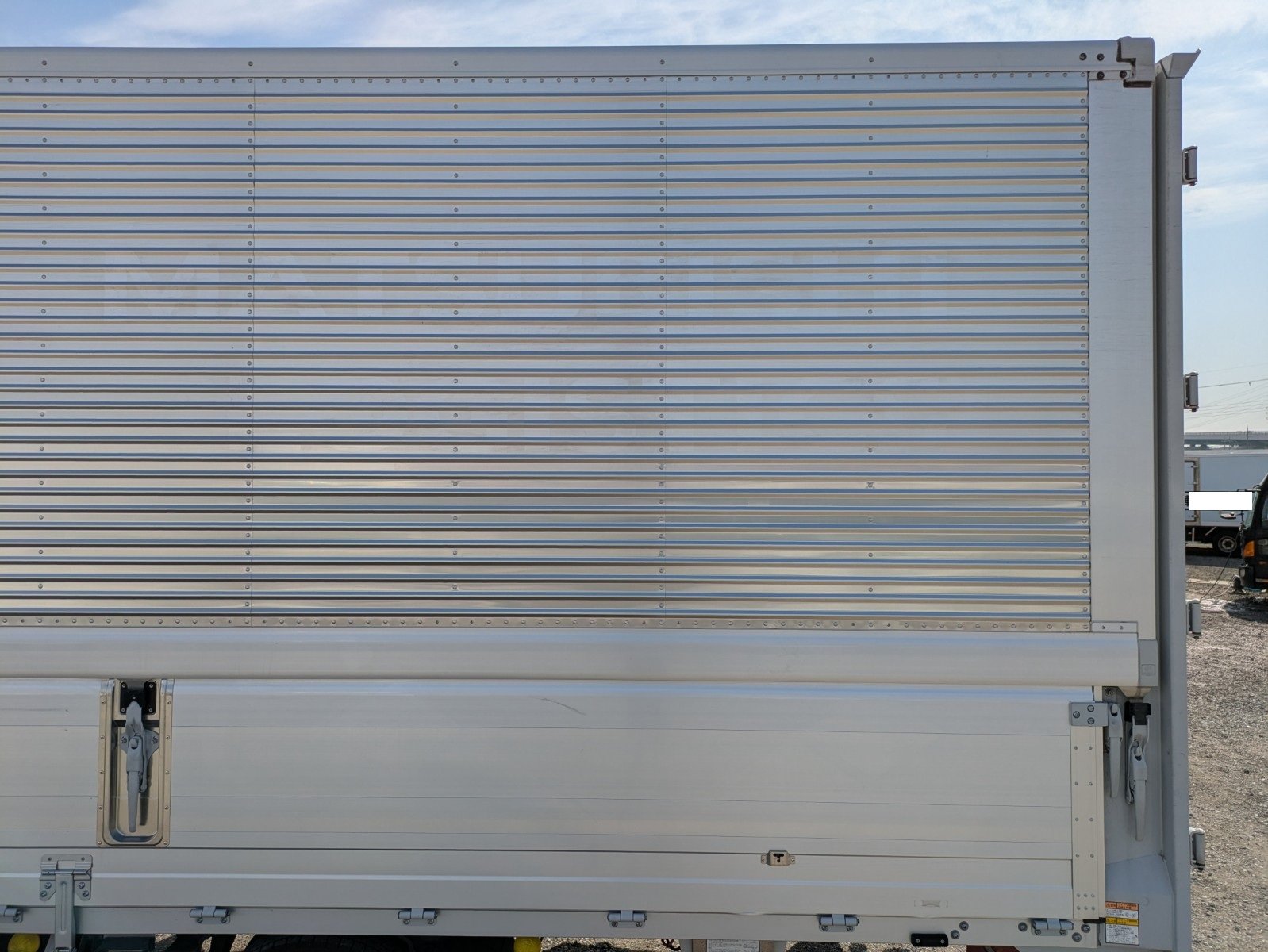 vehicle_image_20260424111042vgXVzdIgQO.jpg
