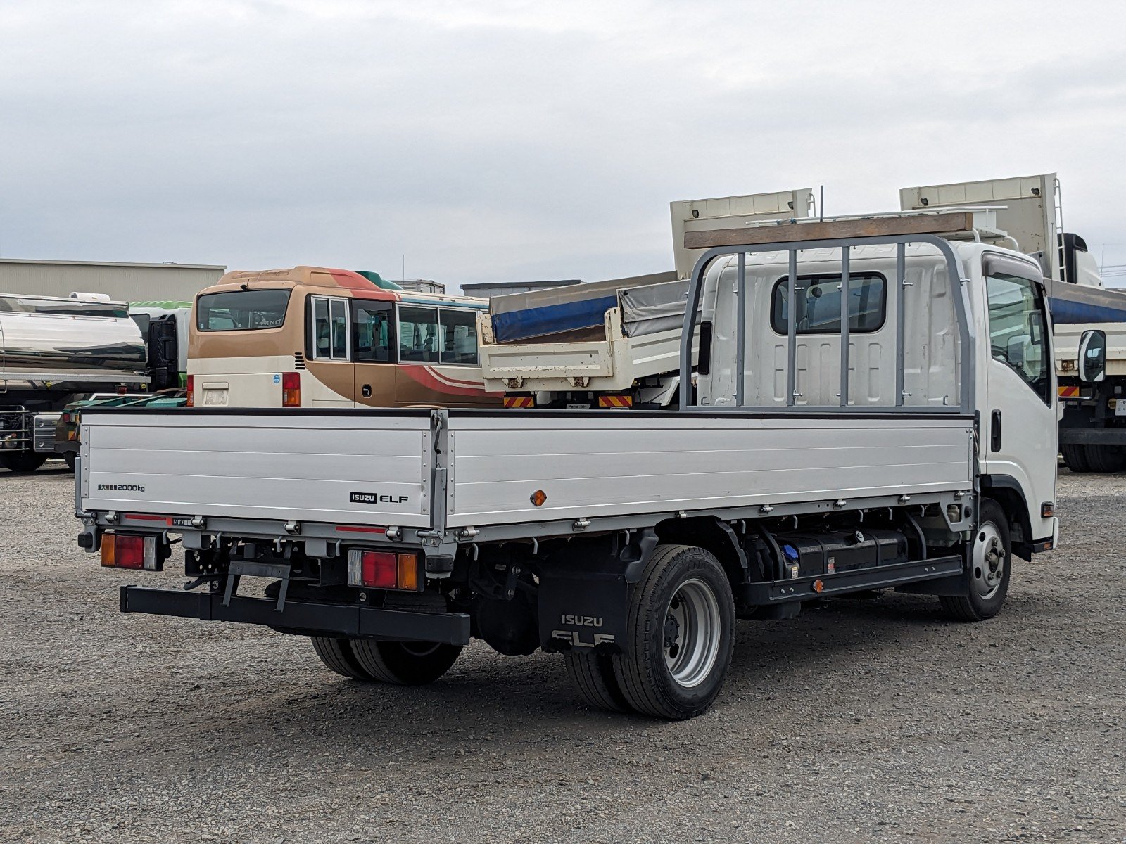 vehicle_image_20260420162924IEbgjMXbfu.jpg