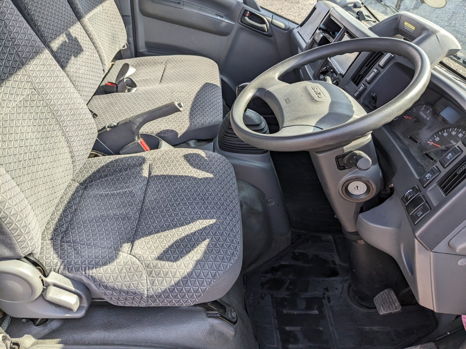 vehicle_image_20260513133605aHOh8M8M9c.jpg