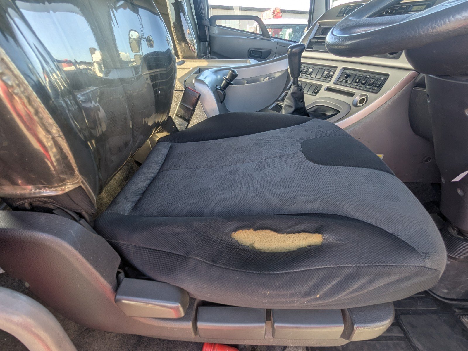 vehicle_image_20260219093628PB40eH8D8y.jpg