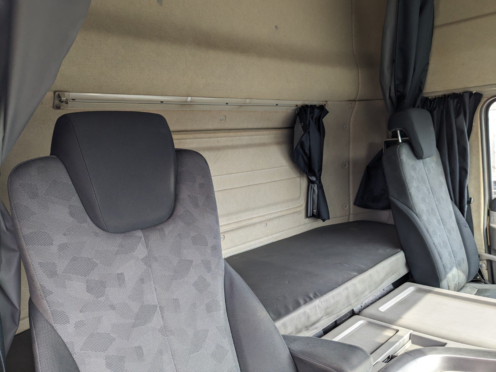 vehicle_image_20260306144524yaWfSv6N7d.jpg