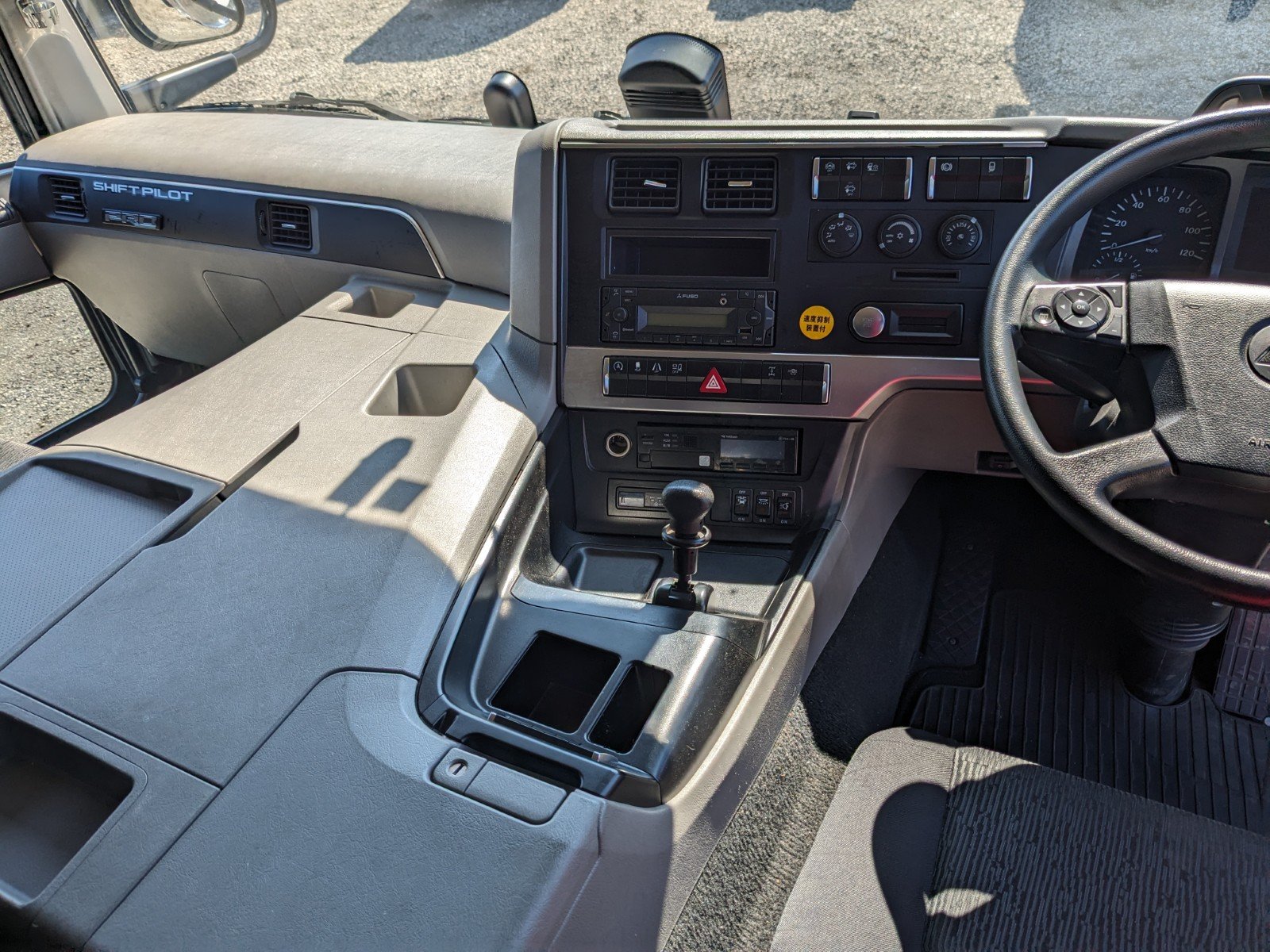 vehicle_image_20260327164945FnOo3he1wT.jpg