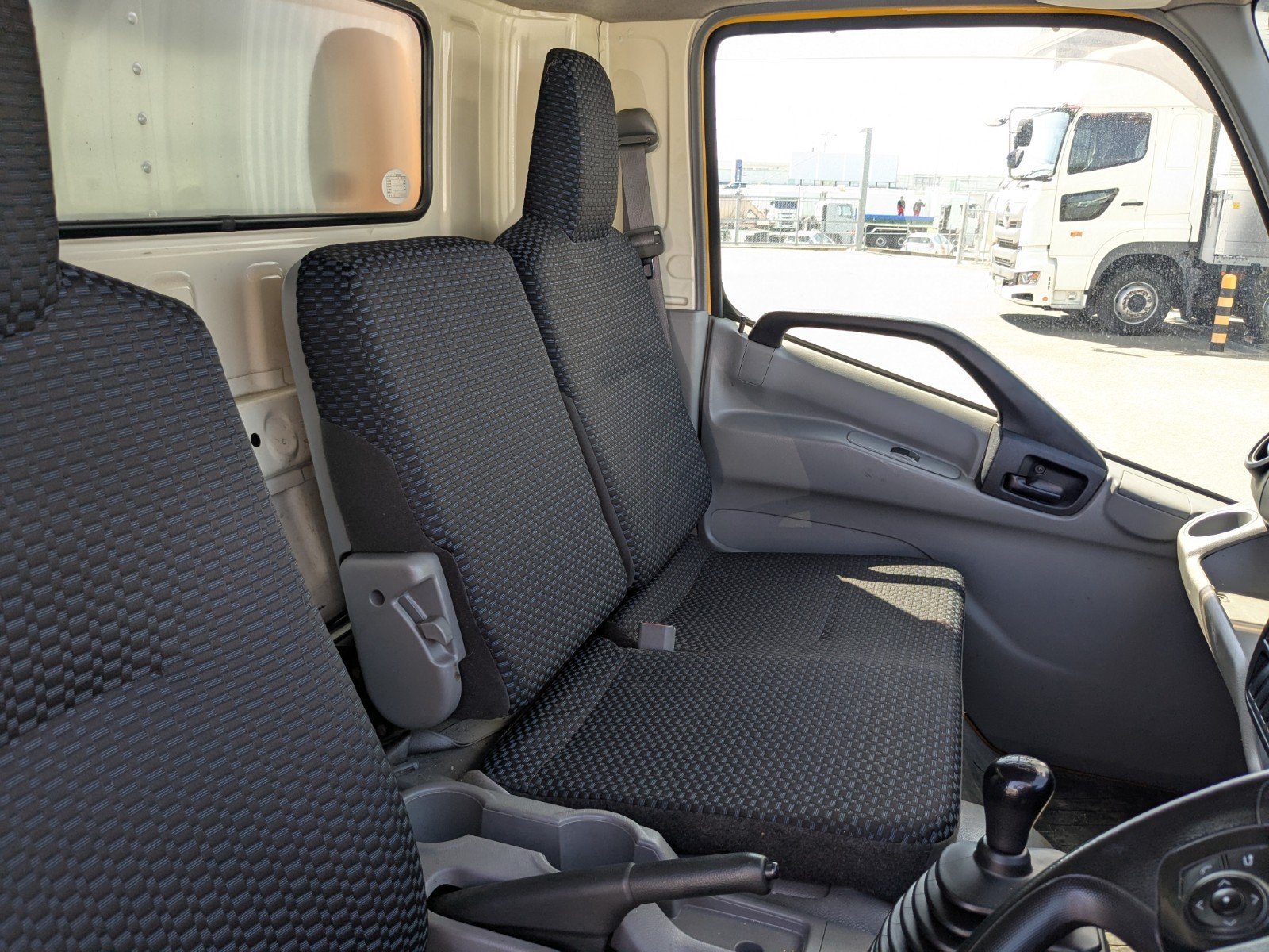 vehicle_image_20260417095023qbiFg2lMBv.jpg