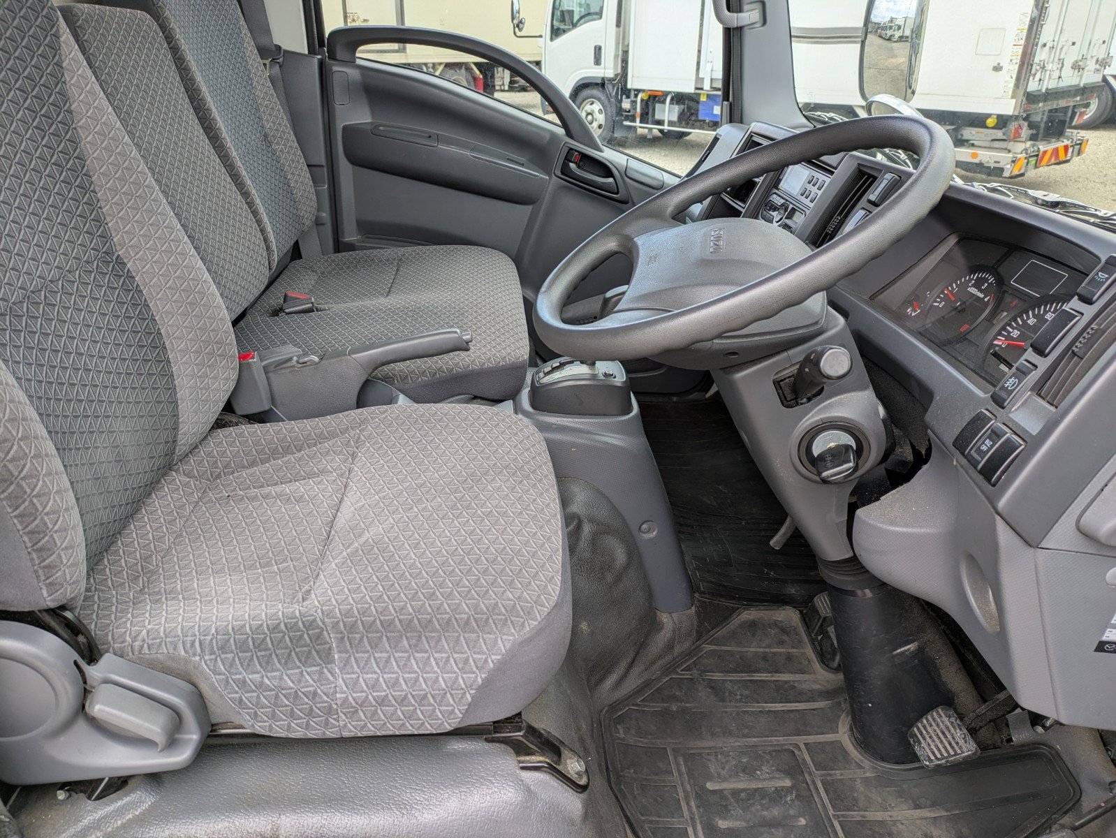 vehicle_image_20260312091542Kl6ppTLixp.jpg