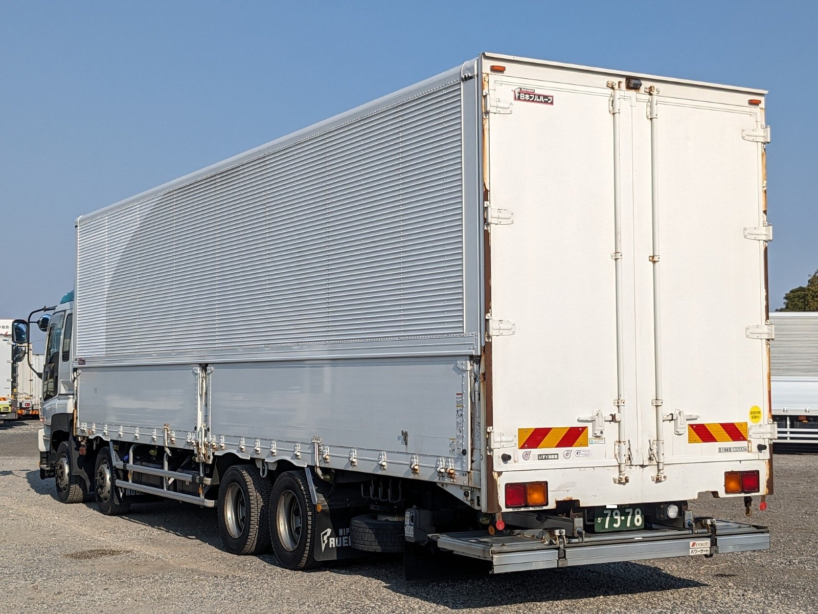 vehicle_image_20260326193543LmIyGJjxQq.jpg