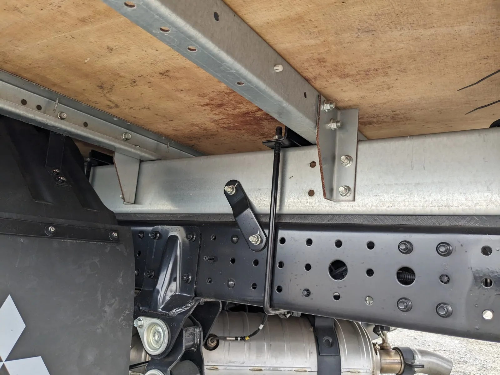 vehicle_image_20260616184219YoSGj2TA6v.webp