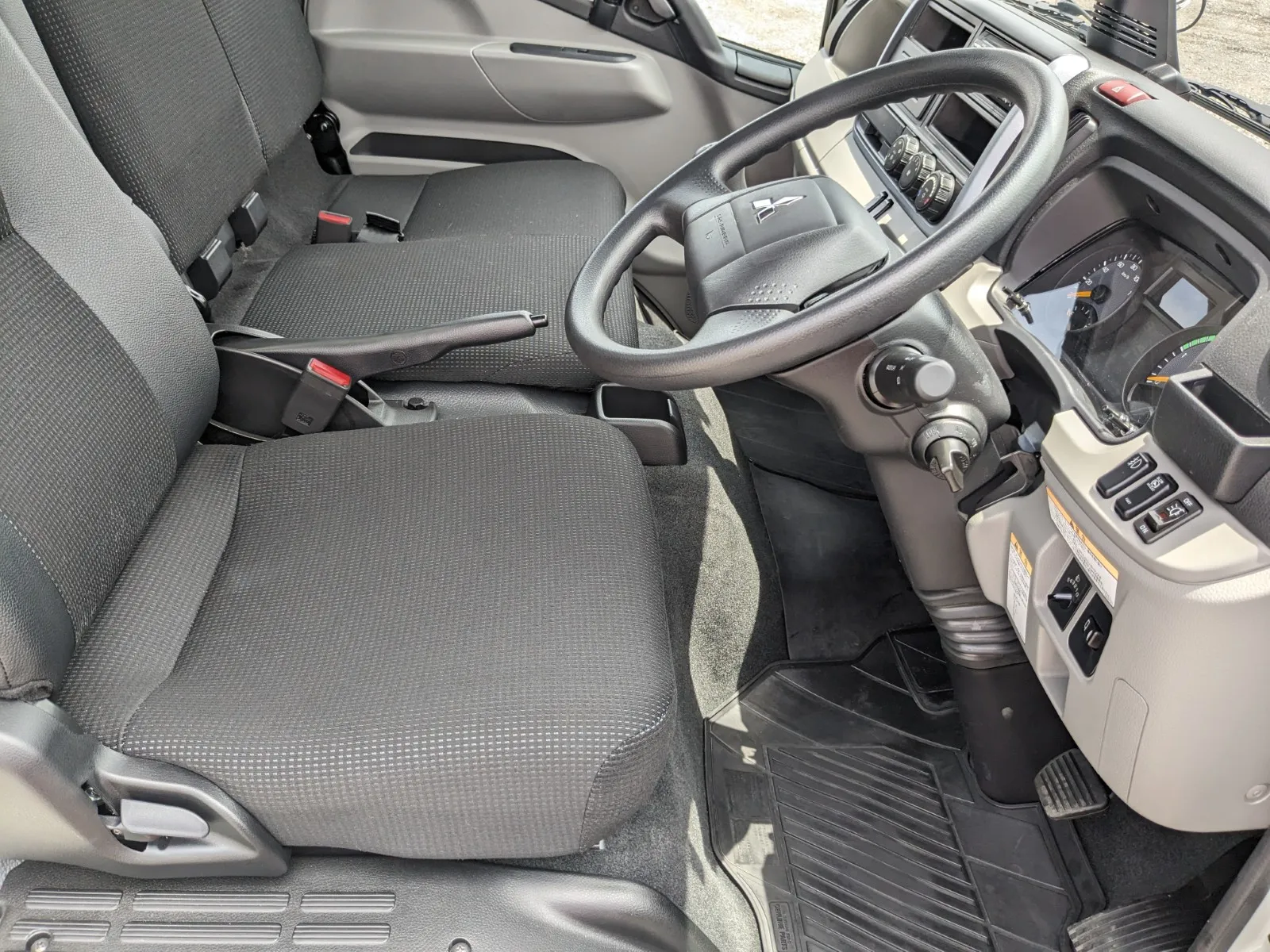 vehicle_image_20260616184219qBKh5KQSBF.webp
