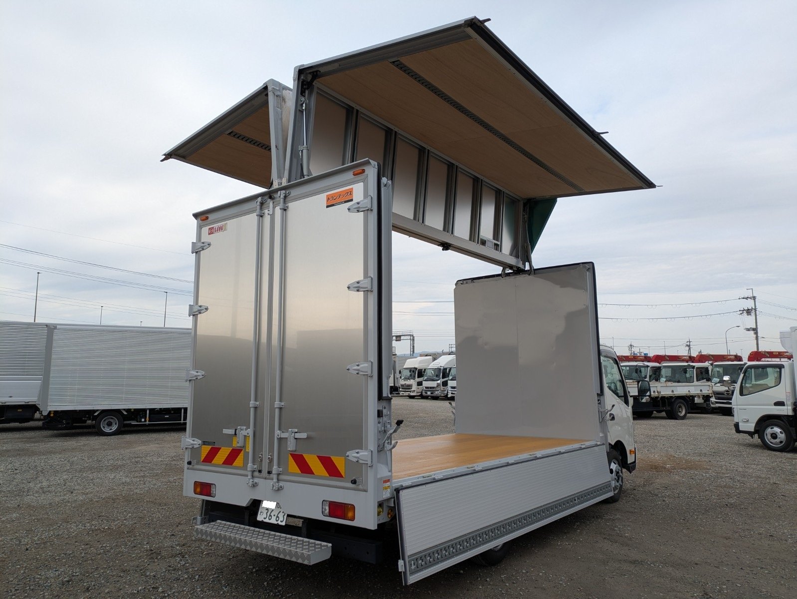 vehicle_image_20260212093550EMm8fNtJSn.jpg