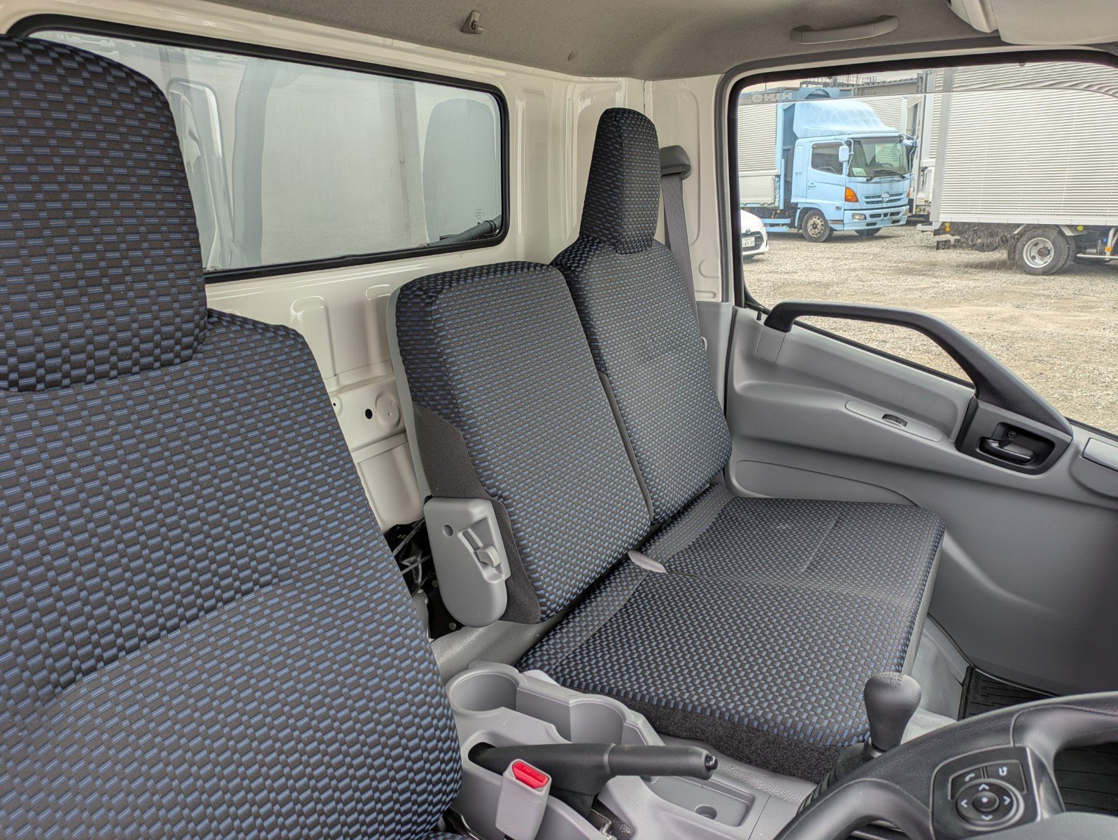 vehicle_image_20260212093550hRVrmKet34.jpg